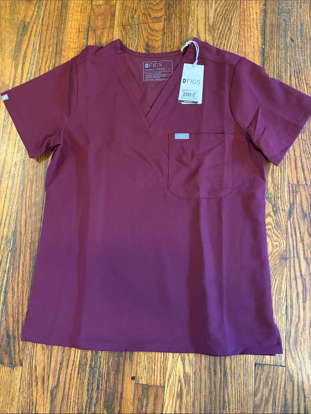 🎉NWT Figs Women’s Catarina One Pocket V-Neck Top!